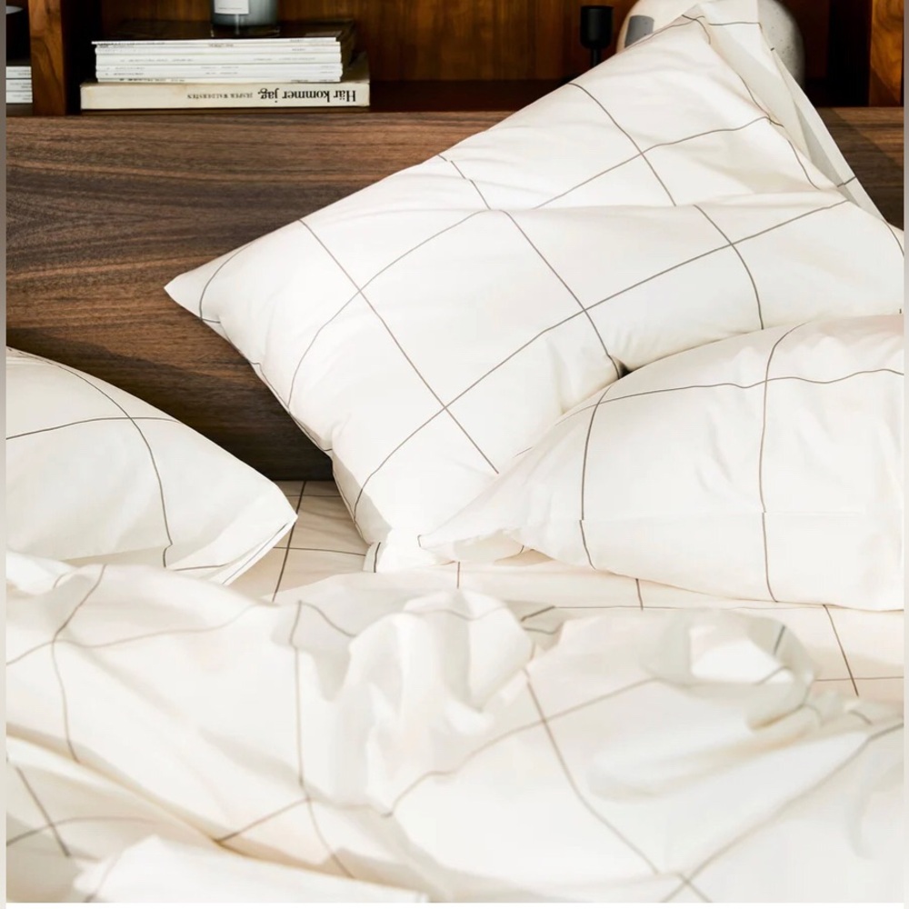 Brooklinen luxury percale duvet cover in window pane - Picture 3 of 9